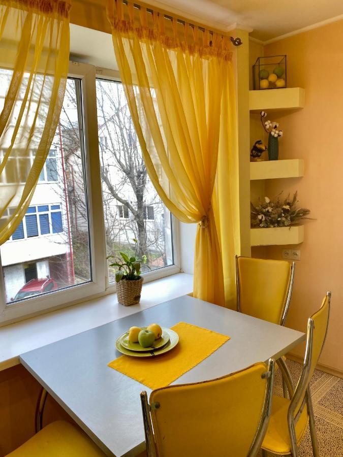 Центр. Острозького. Простора Та Комфортна. 2 Спальні Ternopil Exteriér fotografie